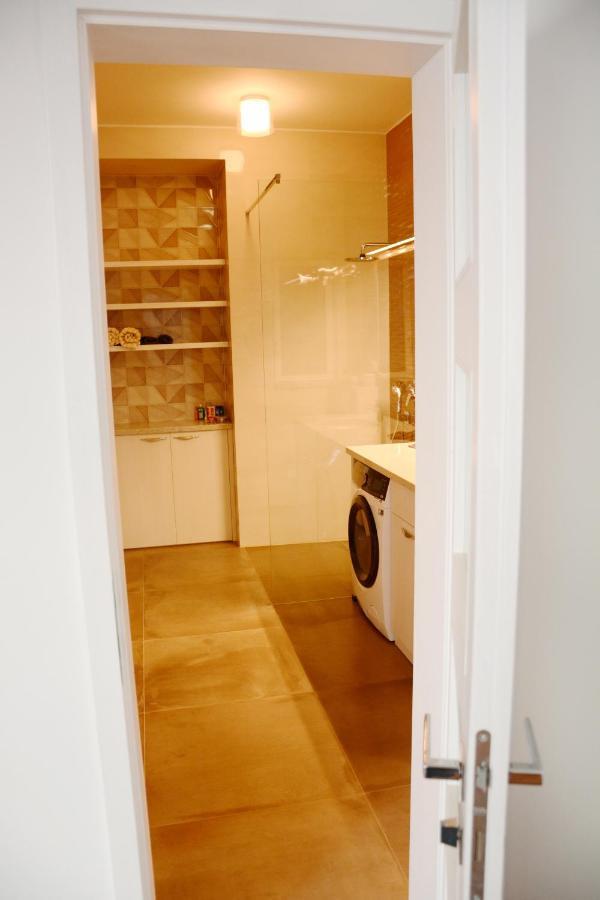 Premium Apartment Near Banska Bystrica Square With Two Big Bedrooms 外观 照片