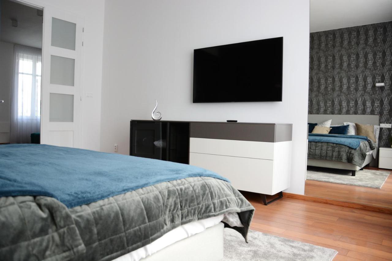 Premium Apartment Near Banska Bystrica Square With Two Big Bedrooms 外观 照片