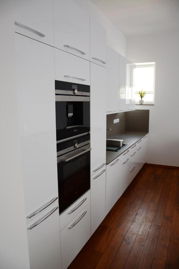 Premium Apartment Near Banska Bystrica Square With Two Big Bedrooms 外观 照片