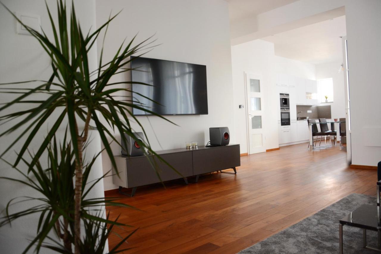 Premium Apartment Near Banska Bystrica Square With Two Big Bedrooms 外观 照片