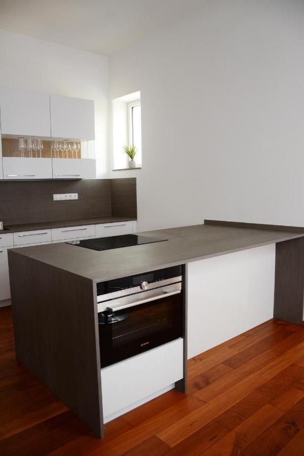 Premium Apartment Near Banska Bystrica Square With Two Big Bedrooms 外观 照片